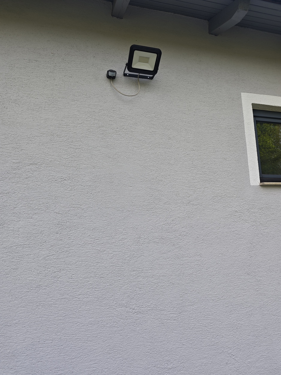 NEU / Bewegungsmelder Außenbereich Haupteingang u. Parkplatz